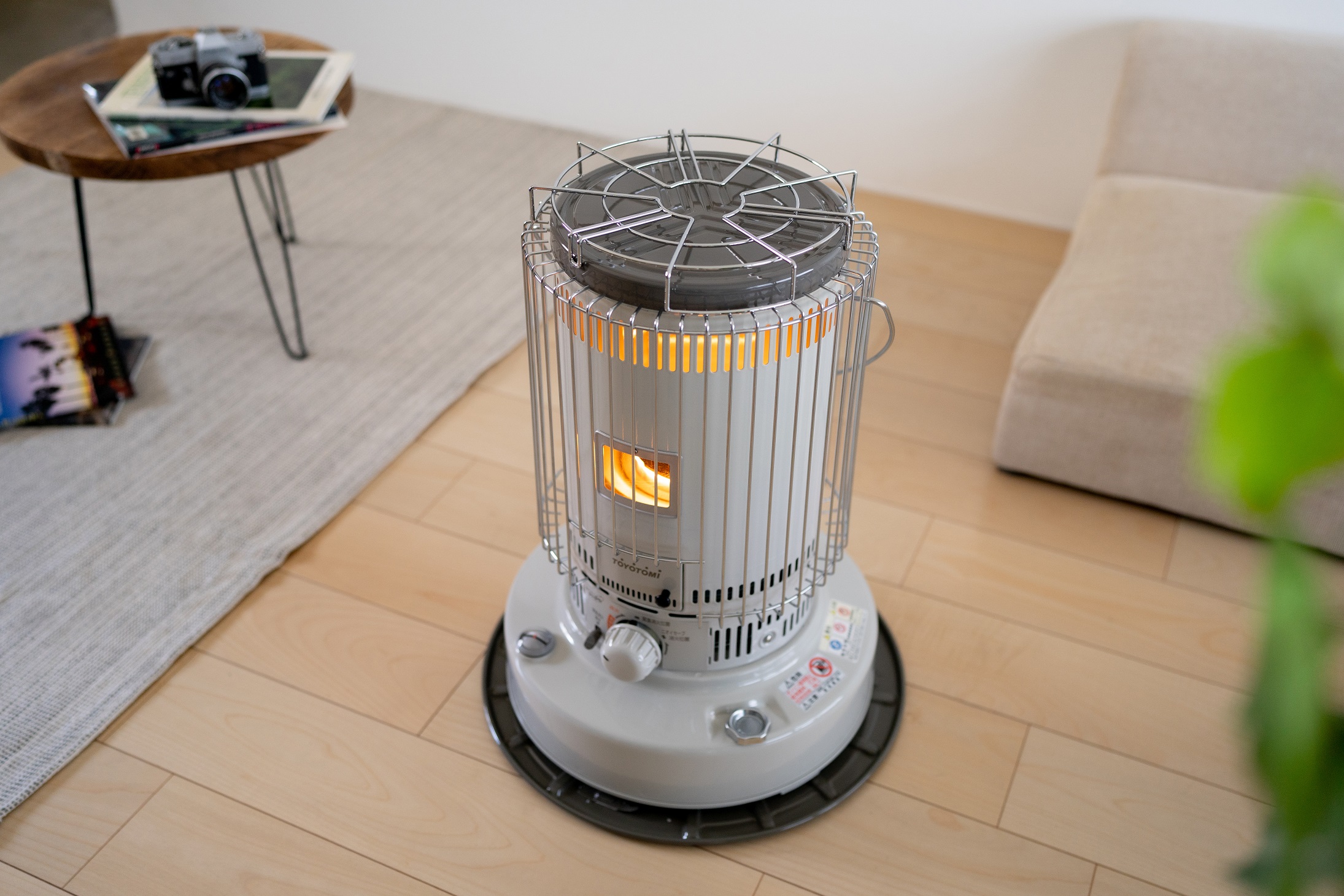 中古:美品】トヨトミ 対流形石油ストーブ KS-67H(W) （楽天市場  