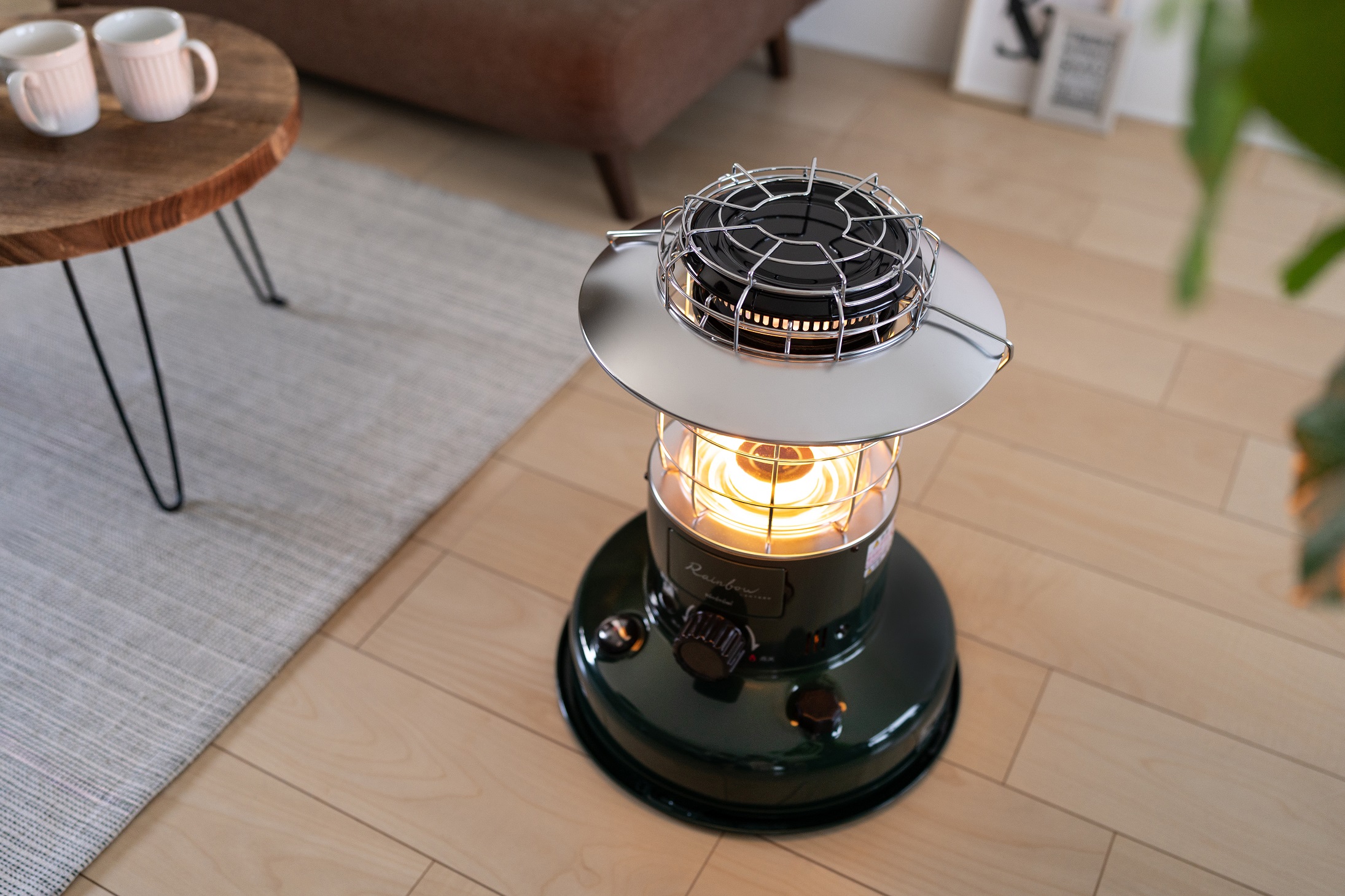 美品 トヨトミ 対流形石油ストーブ レインボーストーブ ホワイト  